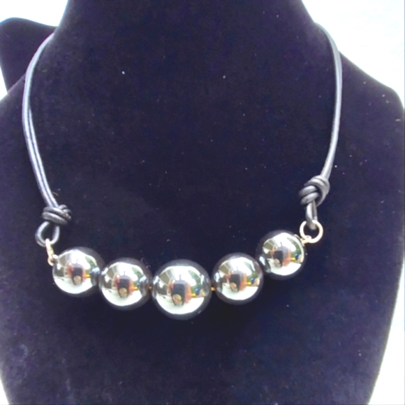 Authentic Hematite Necklace,‎ Large Beads, Lobsterclaw Silvertone Clasp, Vintage - Picture 1 of 4